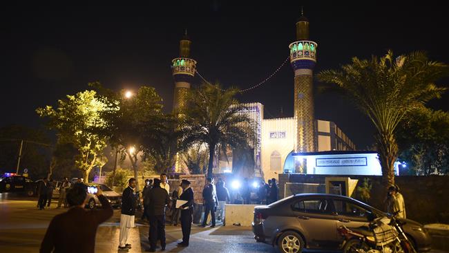 Gunmen kill 1, injure 4 Shia Muslims in Pakistan