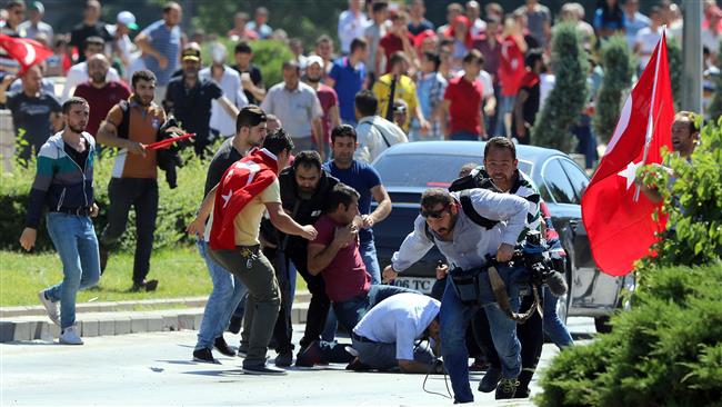 Turkey issues arrest warrant for 360 coup suspects