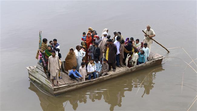 Pakistan boat accident leaves 14 dead
