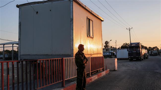 Israel closes Gaza border crossings amid airstrikes