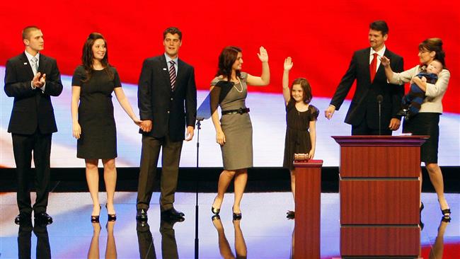 Sarah Palin calls 911, her son gets arrested
