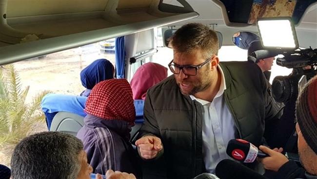 Israeli MK harasses Palestinian inmates’ families: Video