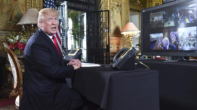 'Trump is a bait-and-switch con man'
