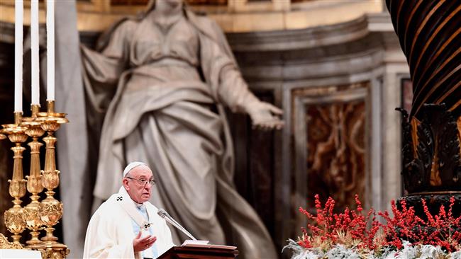 Pope says refugees’ hopes must not be dashed 