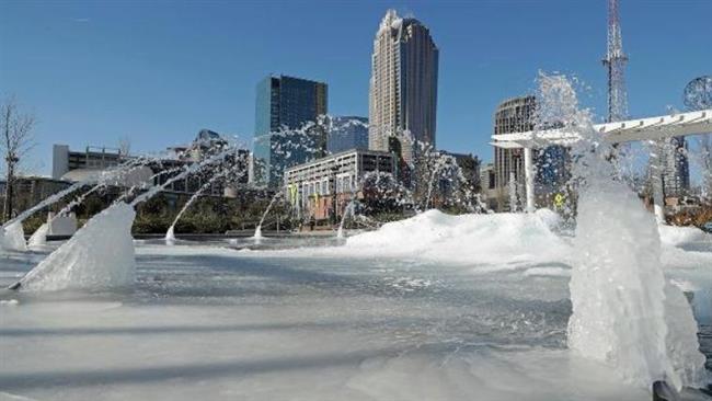 Bitterly cold winter grips US, 12 dead
