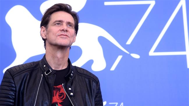 Jim Carrey cheers people to quit Facebook