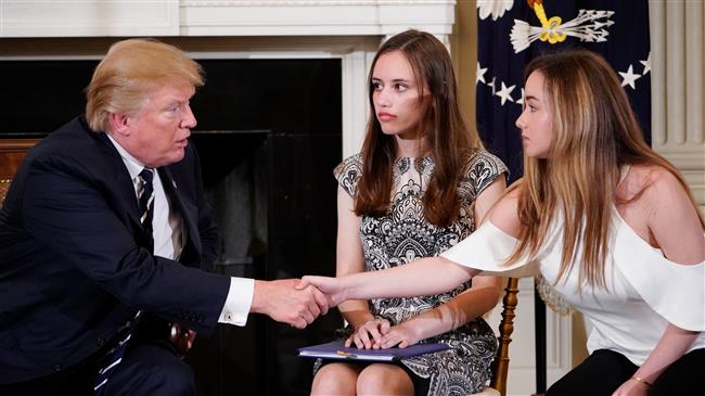 Trump mulling arming US teachers
