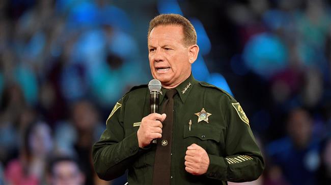 Armed officer did nothing in Florida shooting