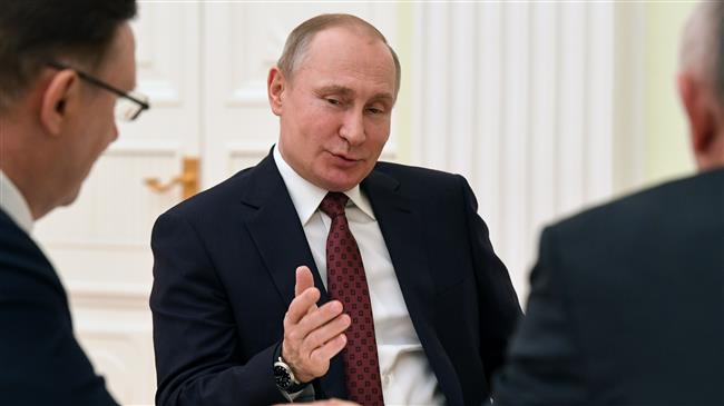 Putin meets with presidential candidates after victory