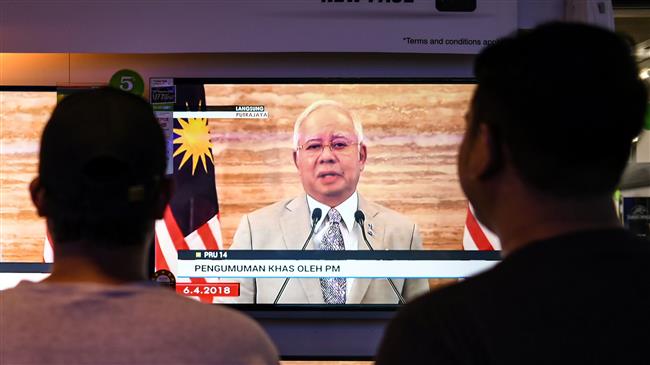 Malaysia PM dissolves parl., is accused of ‘dirty tricks’