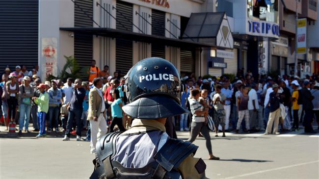 Thousands march in Madagascar against election laws 
