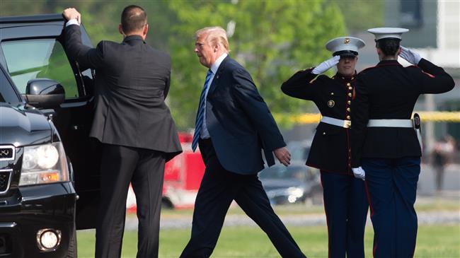 Trump vows to hunt down White House 'traitors'