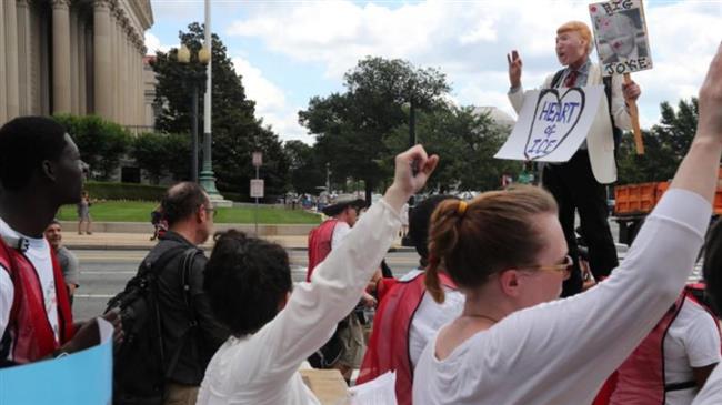 Immigration protesters occupy US Senate building