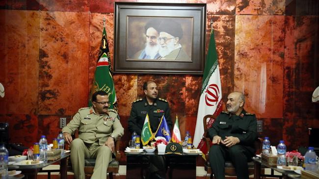 Iran, Pakistan stress fight against border threats