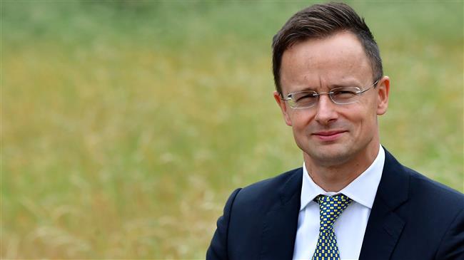 Hungary to quit UN migration pact before final approval