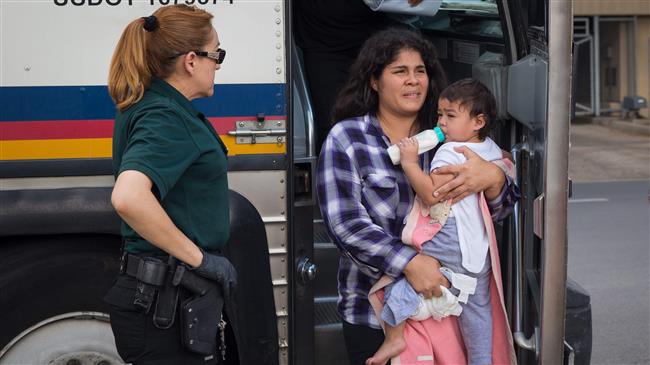 Judge slams US govt. for not reuniting migrant families