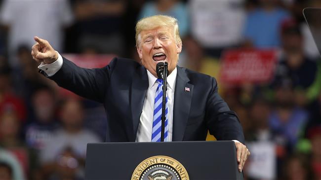 Trump tries to distance himself from Manafort