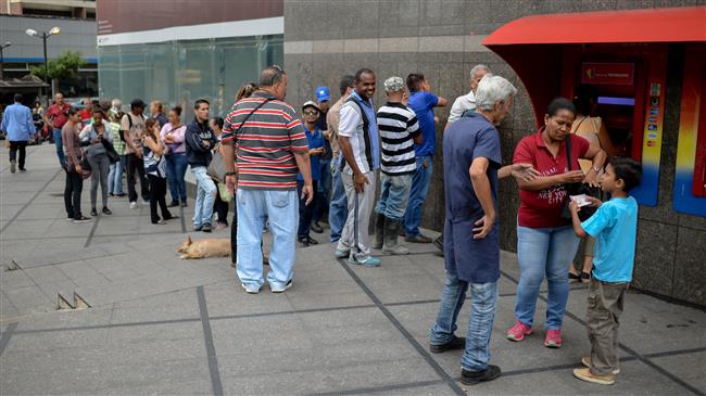 Thousands of Venezuelans continue to flee their homes