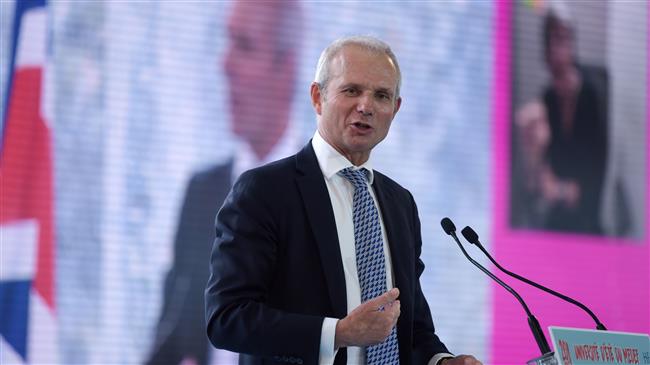 Britain sets deadline for Brexit deal
