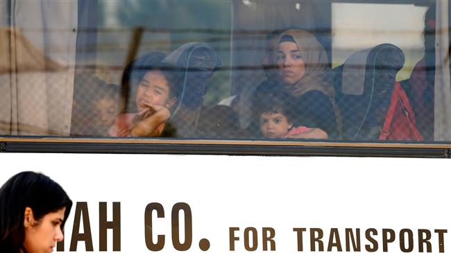 Hundreds of Syrians return home from Lebanon