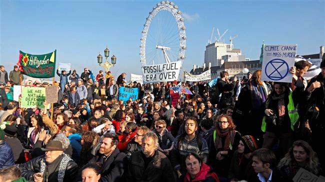 Police arrest 85 at London climate change rally 