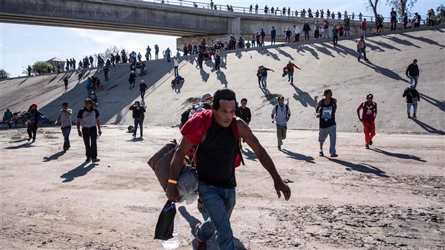 Trump threatens to 'permanently' shut Mexico border 
