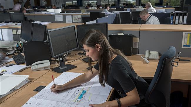 US women earn half the income of men: Study