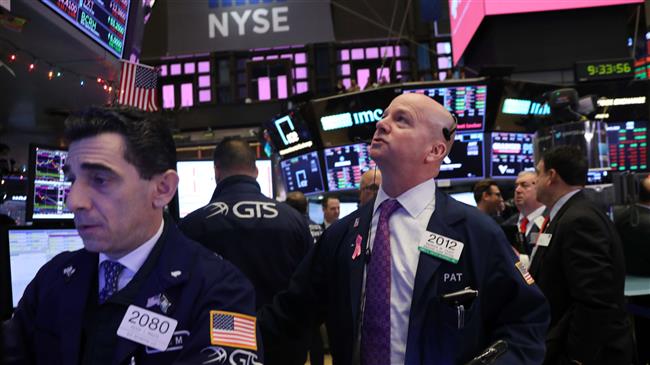 US stocks tumble on US-China trade jitters