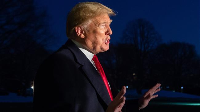Trump says will stick to border wall demand