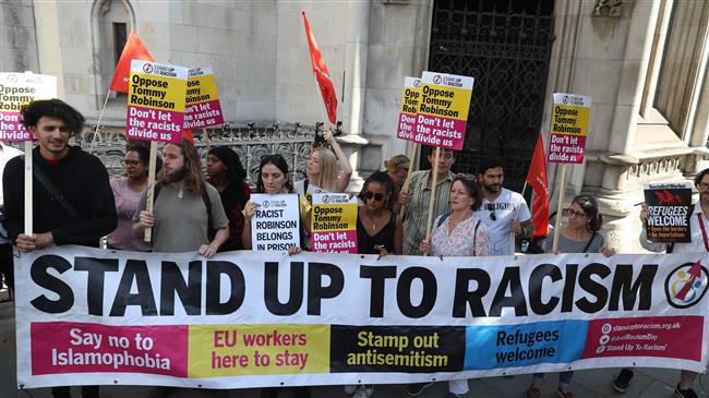 1 in 3 Britons view Islam as a threat: Poll