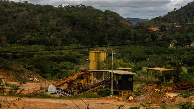 US imposes mining sanctions on Venezuela