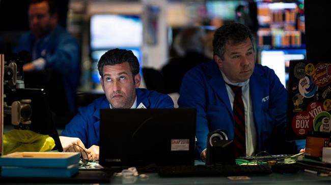 US consumer sentiment falls as outlook weakens