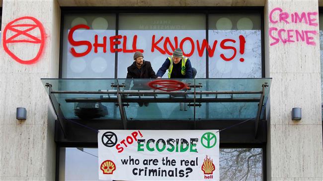 London climate protest turns violent