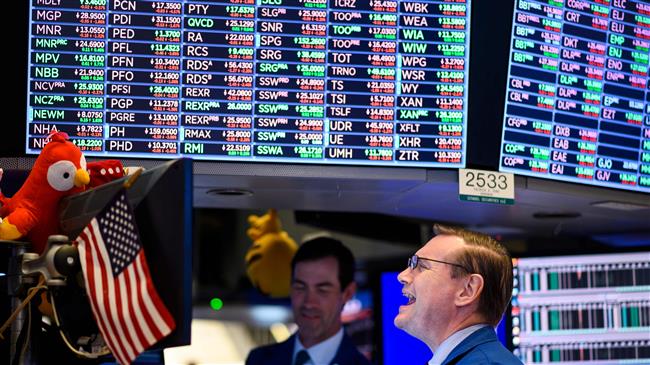 US considering tax cuts to avoid looming recession
