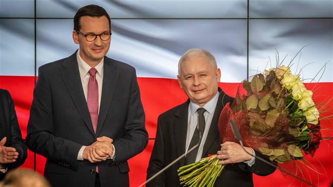 Poland elections: Populists win second term in power 
