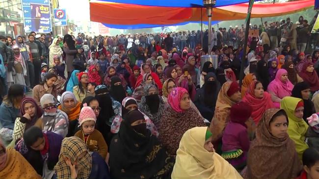 India: Hundreds of women stage sit-in against citizenship bill