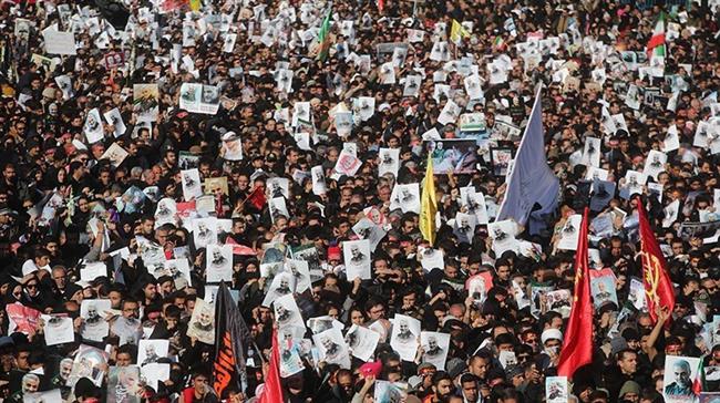 Deadly stampede erupts at General Soleimani's funeral in Kerman