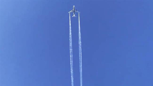 Experts puzzled after airliner dumps fuel over Los Angeles