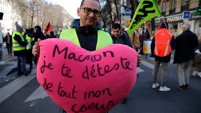 Strikers take to Paris streets as anti-pension reform movement continue