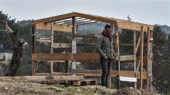 Greece to speed up creation of migrants holding centers 
