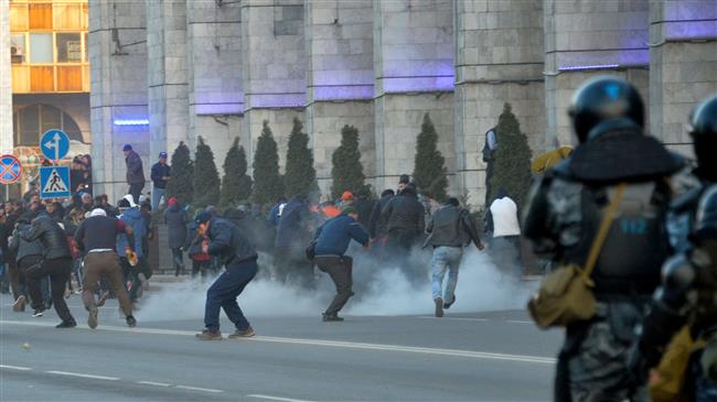 Kyrgyz police detain 100 at rally for jailed politician 
