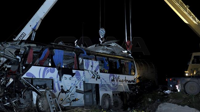 Road crash in Syria kills 32, including Iraqi pilgrims