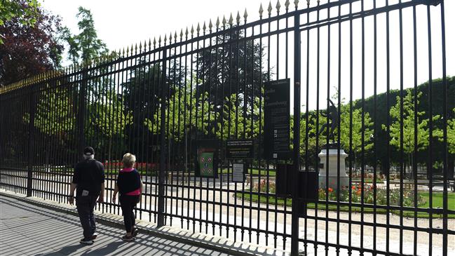 Nature runs wild as Paris parks remain closed 