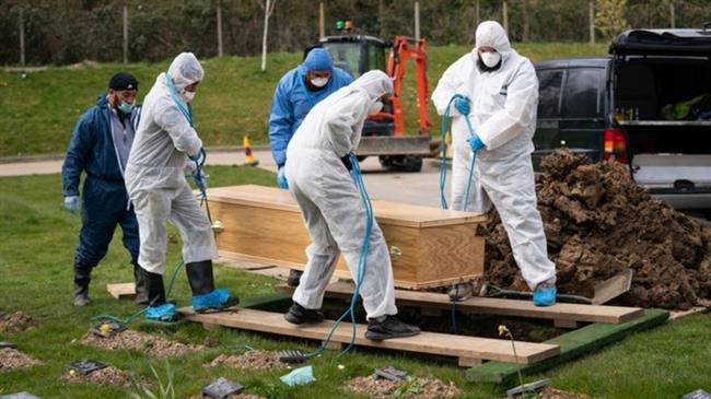 Earlier lockdown could have halved UK COVID-19 toll, scientist says