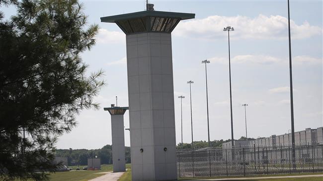 US prison employee preparing for executions tests positive for coronavirus