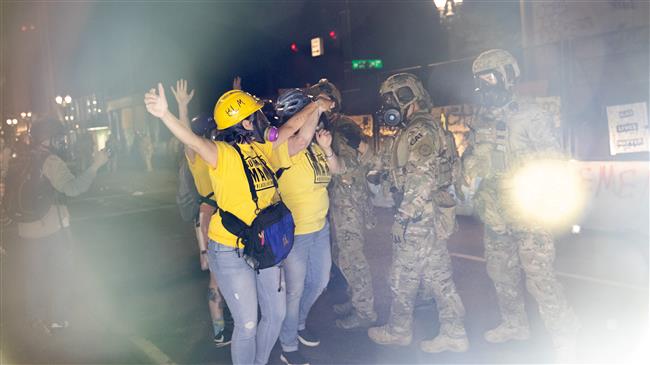 Heavily armed federal agents disperse BLM protesters in Portland