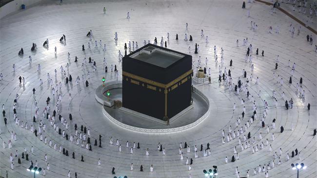 Limited Umrah pilgrimage resumes after coronavirus hiatus