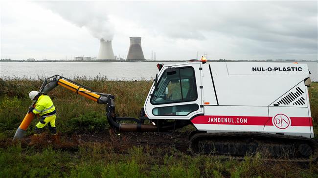 Belgium uses giant 'vacuum cleaner' to remove plastic from nature reserve
