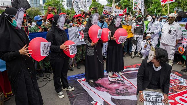 Thousands of Muslims protest in Indonesia to demand Macron's apology 