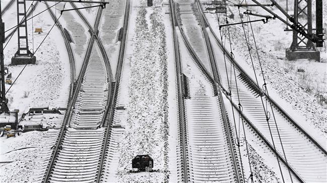 Germany: Icy roads, heavy snow cause accidents, train cancelations